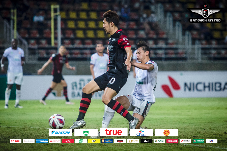 “แข้งเทพ” ยิงครึ่งหลัง เปิดบ้านทุบ “ราชันโคขาว” 2-0