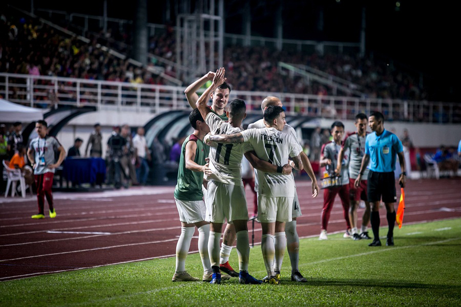 เนลสัน โบนีญ่า ยิงประตูโทน พา “แข้งเทพ” ชนะ “ช้างขาวจ้าวเกาะ” หวุดหวิด 1-0